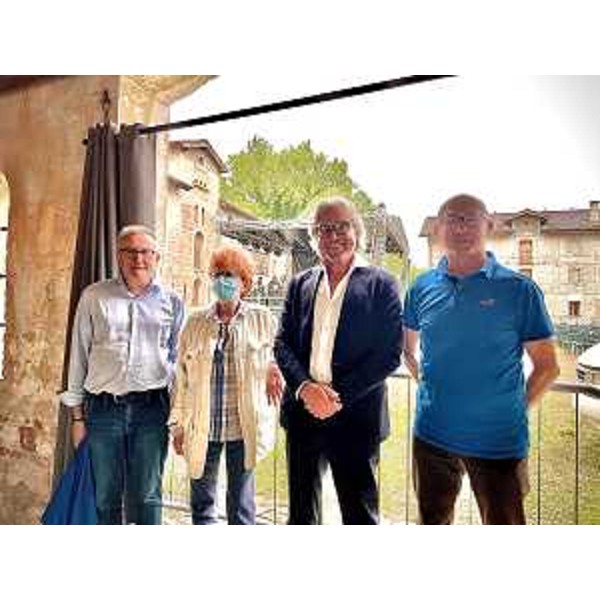 L'assessore regionale alle Attività produttive e al turismo, Sergio Emidio Bini, assieme all'assessore alla Cultura, Tiziana Gibelli, a Brugnera, in visita al compendio di Villa Varda - L'assessore regionale alle Attività produttive e al turismo, Sergio Emidio Bini, assieme all'assessore alla Cultura, Tiziana Gibelli, a Brugnera, in visita al compendio di Villa Varda 