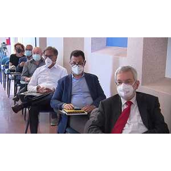 Franco Iacop (secondo da destra) tra gli altri consiglieri presenti oggi a Capriva - Franco Iacop (secondo da destra) tra gli altri consiglieri presenti oggi a Capriva