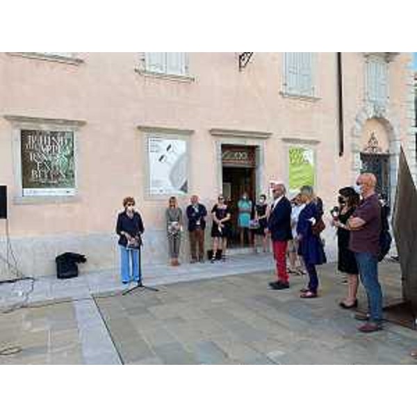 L'assessore regionale alla Cultura Tiziana Gibelli durante l'inaugurazione della mostra d'arte Behind the Appearances allestita alla Galleria Regionale dArte contemporanea Luigi Spazzapan di Gradisca dIsonzo - L'assessore regionale alla Cultura Tiziana Gibelli durante l'inaugurazione della mostra d'arte Behind the Appearances allestita alla Galleria Regionale dArte contemporanea Luigi Spazzapan di Gradisca dIsonzo