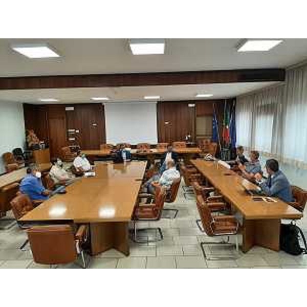 Lassessore regionale alle Autonomie locali e Sicurezza Pierpaolo Roberti durante lincontro di questo pomeriggio con i sindaci e i rappresentanti dei Comuni aderenti alla Comunità di montagna Canal del Ferro e Val Canale - Lassessore regionale alle Autonomie locali e Sicurezza Pierpaolo Roberti durante lincontro di questo pomeriggio con i sindaci e i rappresentanti dei Comuni aderenti alla Comunità di montagna Canal del Ferro e Val Canale