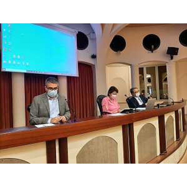 L'assessore regionale alle Autonomie locali Pierpoaolo Roberti nel corso dell'incontro con i dipendenti dell'Edr avvenuto oggi a Pordenone - L'assessore regionale alle Autonomie locali Pierpoaolo Roberti nel corso dell'incontro con i dipendenti dell'Edr avvenuto oggi a Pordenone