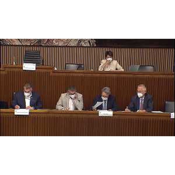 Il presidente della V Commissione consiliare, Diego Bernardis (Lega); l'assessore regionale alle Autonomie locali, Pierpaolo Roberti; i commissari straordinari degli Edr, Augusto e Paolo Viola - Il presidente della V Commissione consiliare, Diego Bernardis (Lega); l'assessore regionale alle Autonomie locali, Pierpaolo Roberti; i commissari straordinari degli Edr, Augusto e Paolo Viola