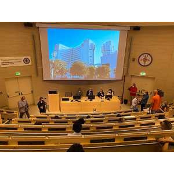 Il vicegovernatore con delega alla Salute Riccardo Riccardi durante la cerimonia di ringraziamento agli specializzandi e agli studenti del corso di Medicina e Chirurgia dell'Azienda sanitaria universitaria Giuliano Isontina - Il vicegovernatore con delega alla Salute Riccardo Riccardi durante la cerimonia di ringraziamento agli specializzandi e agli studenti del corso di Medicina e Chirurgia dell'Azienda sanitaria universitaria Giuliano Isontina