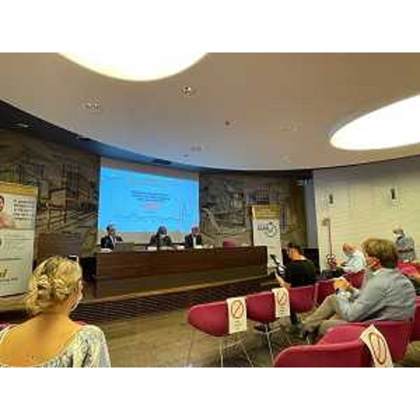 L'intervento dell'assessore regionale alle Attività produttive, Sergio Emidio Bini, alla presentazione del nuovo strumento creditizio di Confidimprese - L'intervento dell'assessore regionale alle Attività produttive, Sergio Emidio Bini, alla presentazione del nuovo strumento creditizio di Confidimprese