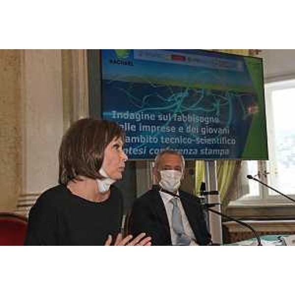 Lassessore regionale a Lavoro, formazione, istruzione, ricerca, università e famiglia, Alessia Rosolen, alla presentazione dei risultati della "Indagine sul fabbisogno delle imprese e dei giovani in ambito tecnico scientifico" condotta da Rachel, la realtà nata dalla collaborazione tra Swg, Università di Trieste e Sissa. - Lassessore regionale a Lavoro, formazione, istruzione, ricerca, università e famiglia, Alessia Rosolen, alla presentazione dei risultati della "Indagine sul fabbisogno delle imprese e dei giovani in ambito tecnico scientifico" condotta da Rachel, la realtà nata dalla collaborazione tra Swg, Università di Trieste e Sissa.