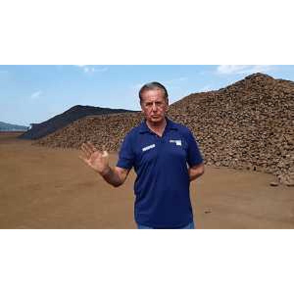 Lassessore regionale alla Difesa dellambiente, Energia e Sviluppo sostenibile Fabio Scoccimarro durante il sopralluogo nel sito della Ferriera di Servola. - Lassessore regionale alla Difesa dellambiente, Energia e Sviluppo sostenibile Fabio Scoccimarro durante il sopralluogo nel sito della Ferriera di Servola.