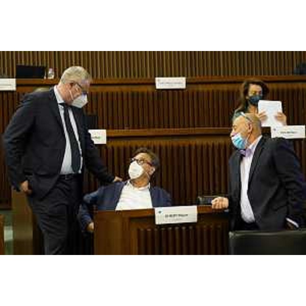 I leghisti Mauro Bordin (a sx) e Lorenzo Tosolini (a dx) con Mauro Di Bert (PrFvg/Ar) - I leghisti Mauro Bordin (a sx) e Lorenzo Tosolini (a dx) con Mauro Di Bert (PrFvg/Ar)