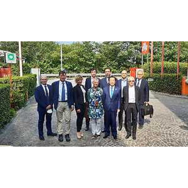 Il consigliere regionale Alberto Budai (Lega), secondo da sx, con i partecipanti Fao in visita - Il consigliere regionale Alberto Budai (Lega), secondo da sx, con i partecipanti Fao in visita