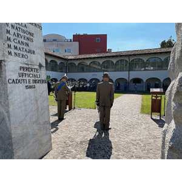 Passaggio di consegne al comando della brigata Julia tra i generali di brigata Alberto Vezzoli e Fabio Majoli - Passaggio di consegne al comando della brigata Julia tra i generali di brigata Alberto Vezzoli e Fabio Majoli