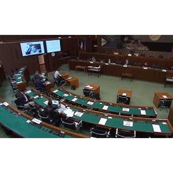 Un momento della seduta della V Commissione - Un momento della seduta della V Commissione