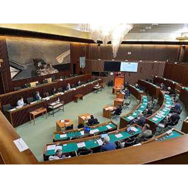 La VI Commissione al lavoro nell'emiciclo di piazza Oberdan - La VI Commissione al lavoro nell'emiciclo di piazza Oberdan