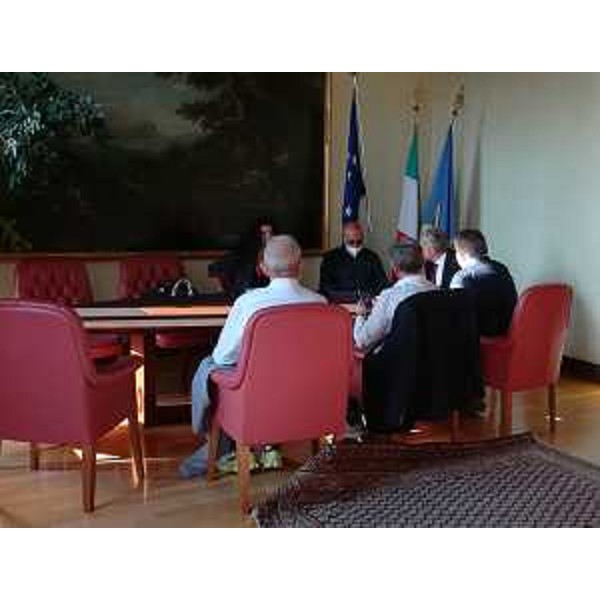 Un momento dell'incontro istituzionale con l'ex sindaco di Amatrice - Un momento dell'incontro istituzionale con l'ex sindaco di Amatrice