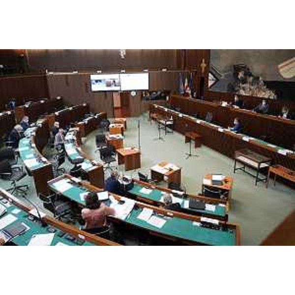 I lavori d'Aula durante Question Time e Iro - I lavori d'Aula durante Question Time e Iro