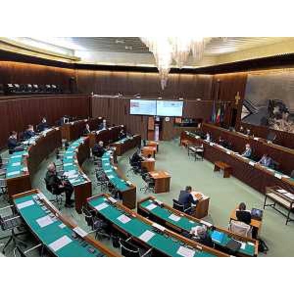 I lavori della VI Commissione nell'aula consiliare - I lavori della VI Commissione nell'aula consiliare