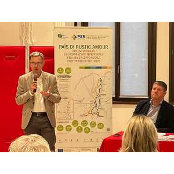 L'assessore regionale alle Risorse agroalimentari e forestali, Stefano Zannier, alla presentazione del progetto 'Pais di rustic amour', a Spilimbergo - L'assessore regionale alle Risorse agroalimentari e forestali, Stefano Zannier, alla presentazione del progetto 'Pais di rustic amour', a Spilimbergo
