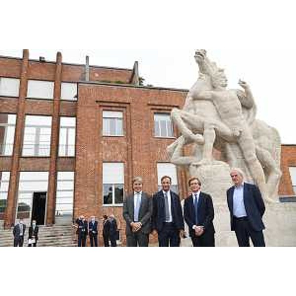 Il governatore del Friuli Venezia Giulia, Massimiliano Fedriga, in visita al nuovo reparto produttivo dello stabilimento Spin del Gruppo Bracco a Torviscosa, assieme all'assessore regionale alle Attività produttive Sergio Emidio Bini, e Fulvio Renoldi Bracco, vicepresidente e Ceo di Bracco Imaging. - Il governatore del Friuli Venezia Giulia, Massimiliano Fedriga, in visita al nuovo reparto produttivo dello stabilimento Spin del Gruppo Bracco a Torviscosa, assieme all'assessore regionale alle Attività produttive Sergio Emidio Bini, e Fulvio Renoldi Bracco, vicepresidente e Ceo di Bracco Imaging.