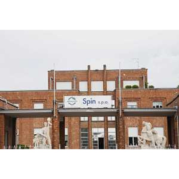 Lo stabilimento Spin del Gruppo Bracco a Torviscosa. - Lo stabilimento Spin del Gruppo Bracco a Torviscosa.