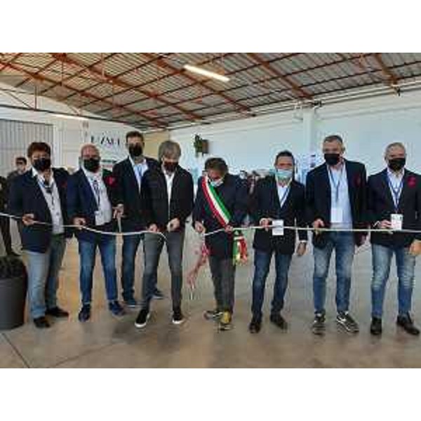 Lassessore regionale alle Attività produttive e turismo, Sergio Emidio Bini, allinaugurazione a Villotta di Chions del nuovo atelier artigianale della Maarmo - 9 ottobre 2021 - Lassessore regionale alle Attività produttive e turismo, Sergio Emidio Bini, allinaugurazione a Villotta di Chions del nuovo atelier artigianale della Maarmo - 9 ottobre 2021