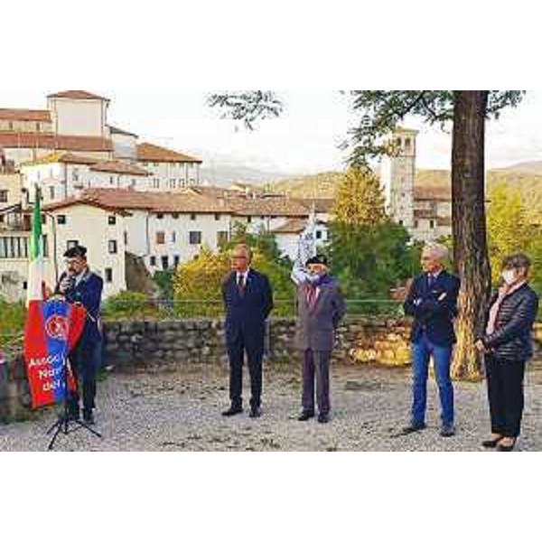 Un momento dell'inaugurazione della mostra cividalese sul Milite ignoto - Un momento dell'inaugurazione della mostra cividalese sul Milite ignoto