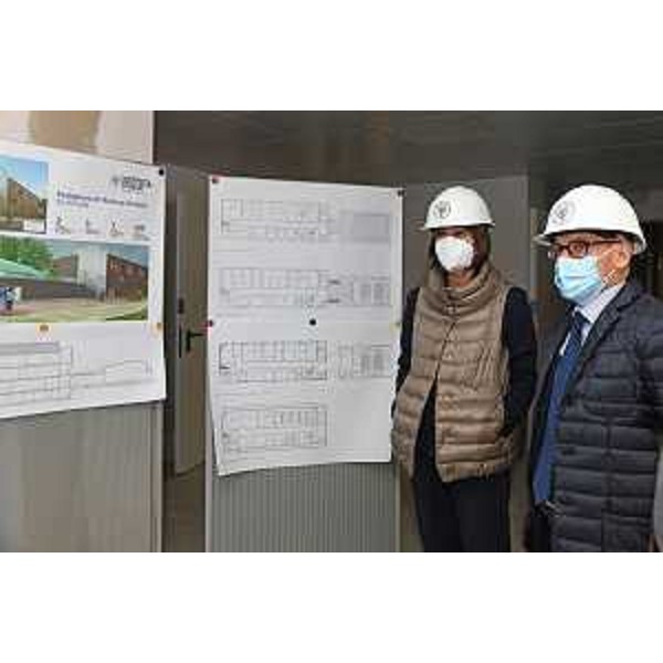 L'assessore regionale all'Università e ricerca, Alessia Rosolen, durante la visita compiuta assieme al rettore Roberto Pinton alle strutture in corso di ultimazione da parte dell'Università degli Studi di Udine. - L'assessore regionale all'Università e ricerca, Alessia Rosolen, durante la visita compiuta assieme al rettore Roberto Pinton alle strutture in corso di ultimazione da parte dell'Università degli Studi di Udine.