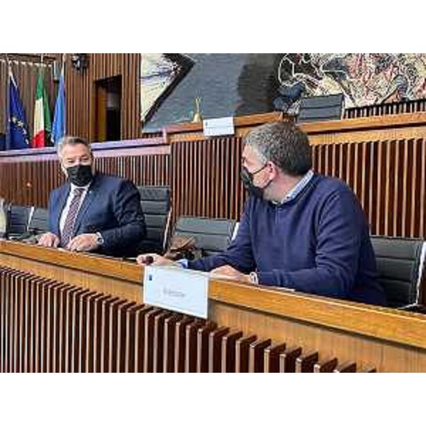 L'assessore regionale Pierpaolo Roberti con Diego Bernardis (Lega), presidente della V Commissione permanente - L'assessore regionale Pierpaolo Roberti con Diego Bernardis (Lega), presidente della V Commissione permanente