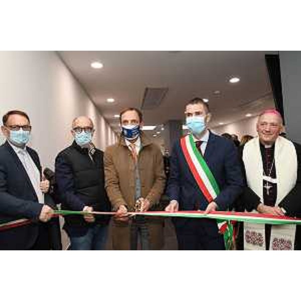 Il governatore del Friuli Venezia Giulia Massimiliano Fedriga e il vicegovernatore Riccardo Riccardi durante linaugurazione della Cittadella della salute sociosanitaria dellAzienda sanitaria Friuli Occidentale a Pordenone. - Il governatore del Friuli Venezia Giulia Massimiliano Fedriga e il vicegovernatore Riccardo Riccardi durante linaugurazione della Cittadella della salute sociosanitaria dellAzienda sanitaria Friuli Occidentale a Pordenone.