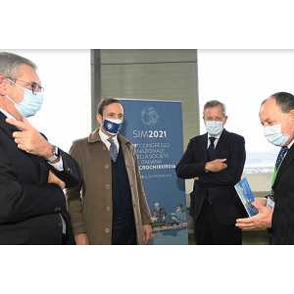 Il governatore Fedriga prima dell'inizio del Congresso nazionale di microchirurgia in corso di svolgimento allOspedale di Cattinara di Trieste - Il governatore Fedriga prima dell'inizio del Congresso nazionale di microchirurgia in corso di svolgimento allOspedale di Cattinara di Trieste