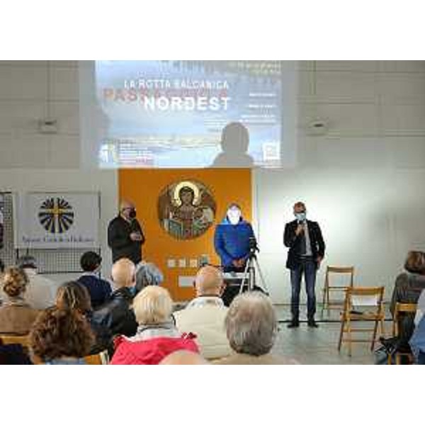 Un altro momento dell'intervento di Zanin al convegno sulla rotta balcanica organizzato da Azione Cattolica - Un altro momento dell'intervento di Zanin al convegno sulla rotta balcanica organizzato da Azione Cattolica
