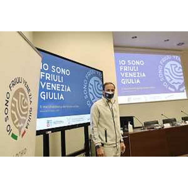 Il governatore Massimiliano Fedriga alla presentazione dei prodotti del marchio 'Io Sono Friuli Venezia Giulia'. - Il governatore Massimiliano Fedriga alla presentazione dei prodotti del marchio 'Io Sono Friuli Venezia Giulia'.