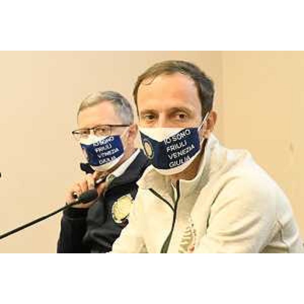Il governatore Massimiliano Fedriga e l'assessore alle Risorse agroalimentari e forestali Stefano Zannier alla presentazione dei prodotti del marchio 'Io Sono Friuli Venezia Giulia'. - Il governatore Massimiliano Fedriga e l'assessore alle Risorse agroalimentari e forestali Stefano Zannier alla presentazione dei prodotti del marchio 'Io Sono Friuli Venezia Giulia'.