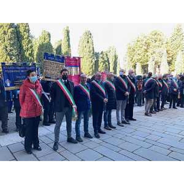 I sindaci davanti alla Basilica all'arrivo delle autorità per l'apertura delle celebrazioni del centenario del Milite Ignoto - Aquileia, 28 ottobre 2021 - I sindaci davanti alla Basilica all'arrivo delle autorità per l'apertura delle celebrazioni del centenario del Milite Ignoto - Aquileia, 28 ottobre 2021