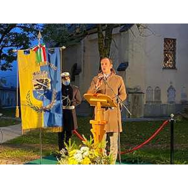 Il governatore del Friuli Venezia Giulia Massimiliano Fedriga durante la cerimonia d'inaugurazione di piazza dell'Unità d'Italia a Tarvisio. - Il governatore del Friuli Venezia Giulia Massimiliano Fedriga durante la cerimonia d'inaugurazione di piazza dell'Unità d'Italia a Tarvisio.