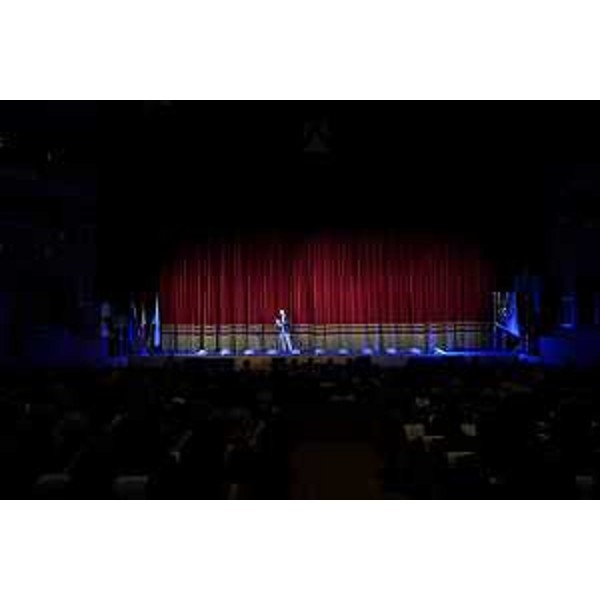 L'inizio della rappresentazione teatrale al "Giovanni da Udine" - L'inizio della rappresentazione teatrale al "Giovanni da Udine"