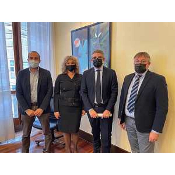 L'assessore regionale Pierpaolo Roberti con Devan Jagodic, Ksenija Dobrila e Walter Bandelj - L'assessore regionale Pierpaolo Roberti con Devan Jagodic, Ksenija Dobrila e Walter Bandelj