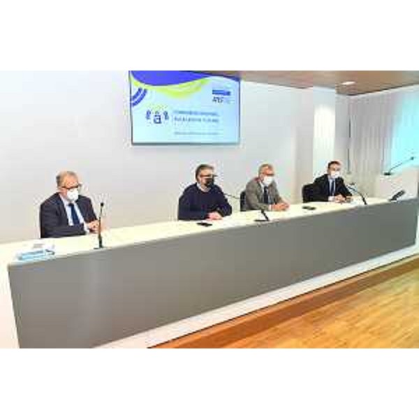La presentazione della terza Conferenza sul friulano: da sinistra Emanuele Zanon, Pierpaolo Roberti, Piero Mauro Zanin ed Eros Cisilino - La presentazione della terza Conferenza sul friulano: da sinistra Emanuele Zanon, Pierpaolo Roberti, Piero Mauro Zanin ed Eros Cisilino