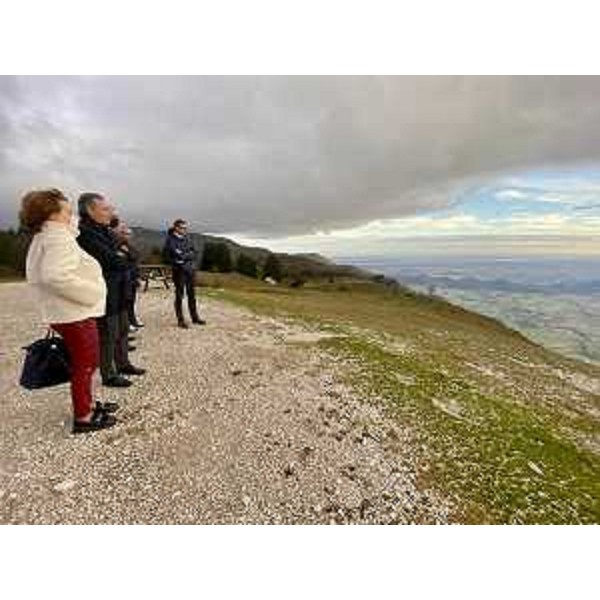 La zona di lancio dei parapendii a Valinis visionata dall'assessore regionale alle Infrastrutture Graziano Pizzimenti insieme al sindaco di Meduno Marina Crovatto - La zona di lancio dei parapendii a Valinis visionata dall'assessore regionale alle Infrastrutture Graziano Pizzimenti insieme al sindaco di Meduno Marina Crovatto