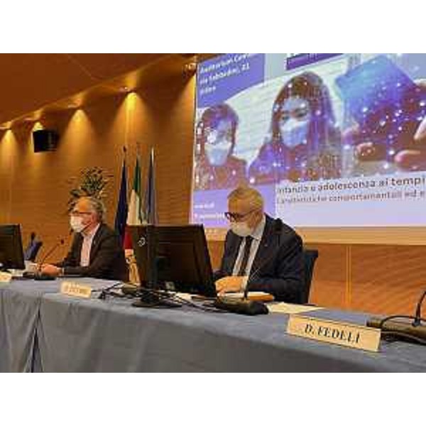 Il garante regionale Paolo Pittaro insieme al presidente del Cr Fvg, Piero Mauro Zanin - Il garante regionale Paolo Pittaro insieme al presidente del Cr Fvg, Piero Mauro Zanin