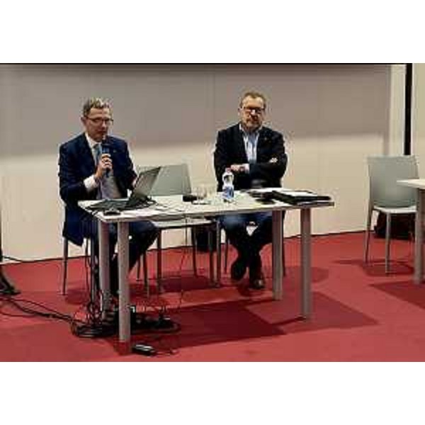 Una fase del convegno svoltosi nell'ambito della fiera Rive a Pordenone al quale ha partecipato l'assessore regionale alle Risorse agroalimentari e forestali Stefano Zannier - Una fase del convegno svoltosi nell'ambito della fiera Rive a Pordenone al quale ha partecipato l'assessore regionale alle Risorse agroalimentari e forestali Stefano Zannier 