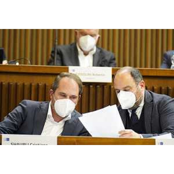 Cristiano Shaurli (a sinistra) e Diego Moretti, consiglieri del Pd - Cristiano Shaurli (a sinistra) e Diego Moretti, consiglieri del Pd