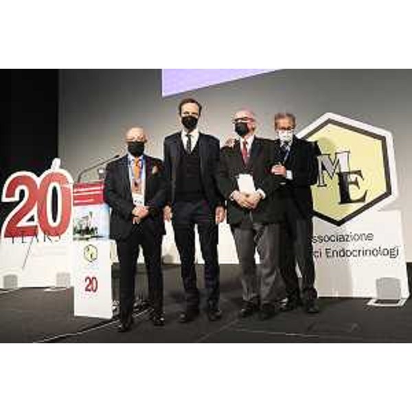 Il Governatore della Regione Massimiliano Fedriga con i vertici dell'Associazione medici endocrinologi presenti a Porto vecchio in occasione del loro ventesimo Congresso nazionale - Il Governatore della Regione Massimiliano Fedriga con i vertici dell'Associazione medici endocrinologi presenti a Porto vecchio in occasione del loro ventesimo Congresso nazionale