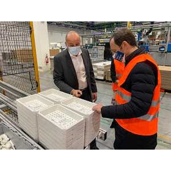 Il governatore della Regione Massimiliano Fedriga durante la visita allo stabilimento della Pezzutti Group a Pordenone - Il governatore della Regione Massimiliano Fedriga durante la visita allo stabilimento della Pezzutti Group a Pordenone