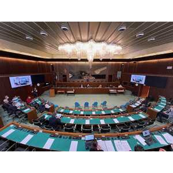 La V Commissione riunita in aula a Trieste - La V Commissione riunita in aula a Trieste