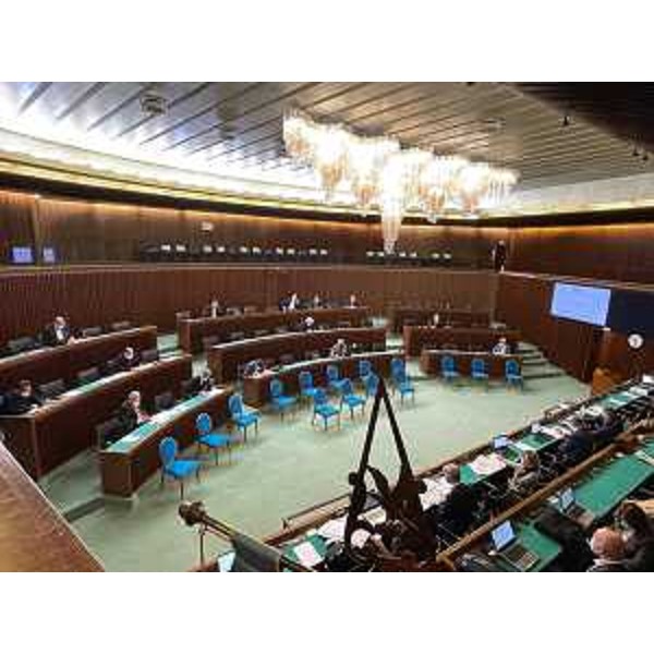 I consiglieri della I Commissione riuniti in aula per una seduta alla quale erano invitati anche i presidenti delle altre 5 Commissioni permanenti - I consiglieri della I Commissione riuniti in aula per una seduta alla quale erano invitati anche i presidenti delle altre 5 Commissioni permanenti