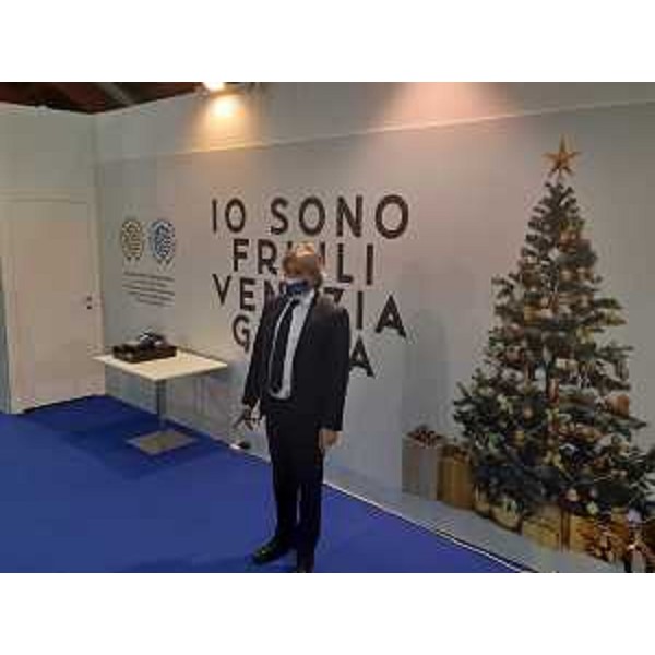 L'assessore regionale alle Attività produttive e al Turismo Sergio Emidio Bini nello stand Io sono Friuli Venezia Giulia a IdeaNatale - L'assessore regionale alle Attività produttive e al Turismo Sergio Emidio Bini nello stand Io sono Friuli Venezia Giulia a IdeaNatale