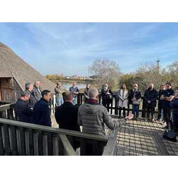 Gli assessori regionali alle Risorse agroalimentari e forestali con delega alle aree protette Stefano Zannier e alle Infrastrutture e territorio Graziano Pizzimenti al Centro visite della Riserva naturale Valle Canal Novo. - Gli assessori regionali alle Risorse agroalimentari e forestali con delega alle aree protette Stefano Zannier e alle Infrastrutture e territorio Graziano Pizzimenti al Centro visite della Riserva naturale Valle Canal Novo.