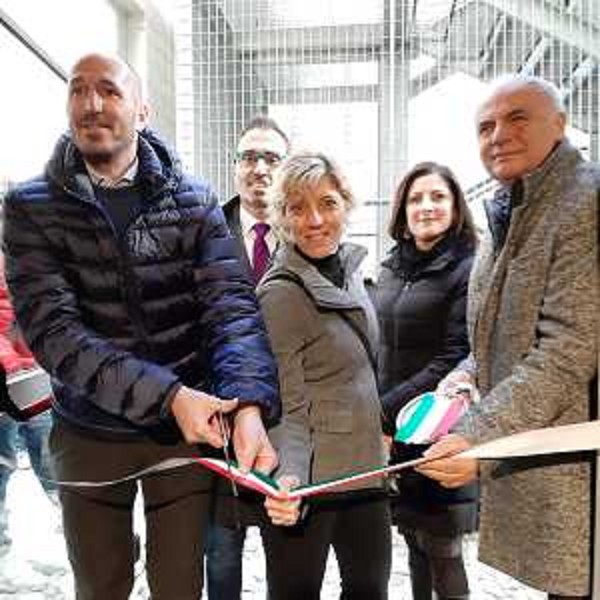 L'assessore regionale Barbara Zilli con il vicepresidnete del Consiglio regionale Stefano Mazzolini, il sindaco di Gemona Roberto Revelant, l'assessore comunale alla cultura Flavia Virilli e il presidente della Asd Gemonese Pino Pretto all'inaugurazione della mostra a Palazzo Elti - L'assessore regionale Barbara Zilli con il vicepresidnete del Consiglio regionale Stefano Mazzolini, il sindaco di Gemona Roberto Revelant, l'assessore comunale alla cultura Flavia Virilli e il presidente della Asd Gemonese Pino Pretto all'inaugurazione della mostra a Palazzo Elti