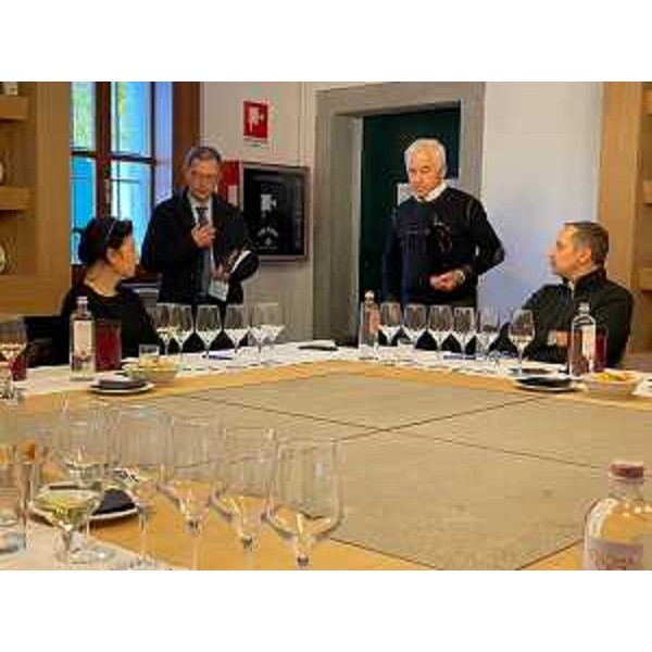 L'assessore regionale alle Risorse agroalimentari e forestali, Stefano Zannier, è intervenuto a Corno di Rosazzo ai lavori delle commissioni di degustazione della guida Top Vini FVG, nelle foto assieme all'editore, Nicolò Gambarotto, e all'enologo, Paolo Valdesolo nel corso della degustazione., - L'assessore regionale alle Risorse agroalimentari e forestali, Stefano Zannier, è intervenuto a Corno di Rosazzo ai lavori delle commissioni di degustazione della guida Top Vini FVG, nelle foto assieme all'editore, Nicolò Gambarotto, e all'enologo, Paolo Valdesolo nel corso della degustazione., 