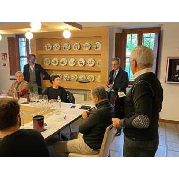 L'assessore regionale alle Risorse agroalimentari e forestali, Stefano Zannier, è intervenuto a Corno di Rosazzo ai lavori delle commissioni di degustazione della guida Tov Vini FVG, nelle foto assieme all'editore, Nicolò Gambarotto, e all'enologo, Paolo Valdesolo nel corso della degustazione., - L'assessore regionale alle Risorse agroalimentari e forestali, Stefano Zannier, è intervenuto a Corno di Rosazzo ai lavori delle commissioni di degustazione della guida Tov Vini FVG, nelle foto assieme all'editore, Nicolò Gambarotto, e all'enologo, Paolo Valdesolo nel corso della degustazione., 