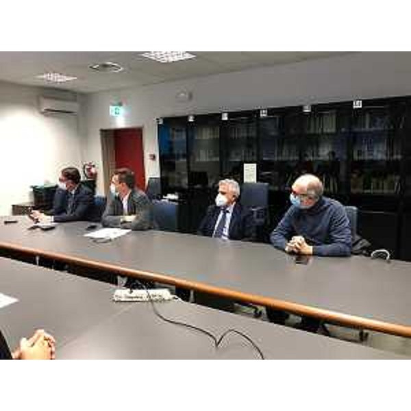 Una fase dell'incontro di oggi a Pordenone che ha visto il vicegovernatore della Regione Riccardo Riccardi collegato in videconferenza con i sindaci dl Friuli occidentale - Una fase dell'incontro di oggi a Pordenone che ha visto il vicegovernatore della Regione Riccardo Riccardi collegato in videconferenza con i sindaci dl Friuli occidentale