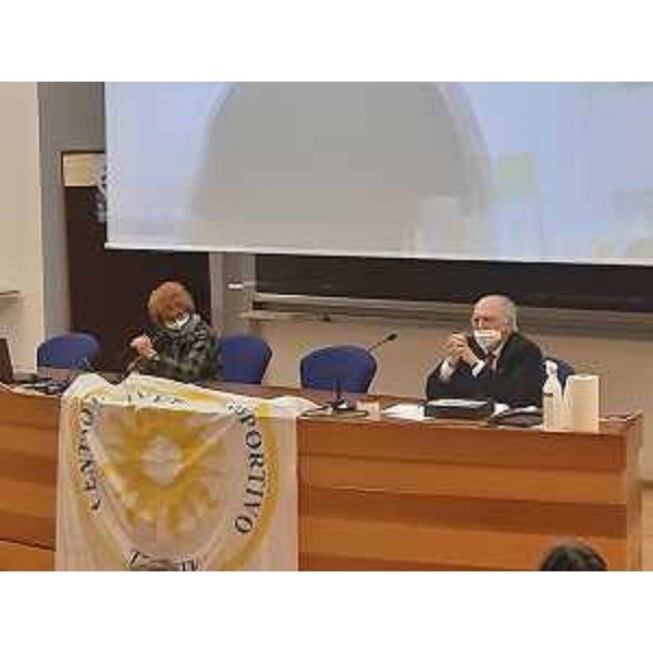 L'assessore regionale allo Sport Tiziana Gibelli alla cerimonia per i 75 anni del Cus Trieste con il presidente del Centro universitario sportivo Romano Isler - L'assessore regionale allo Sport Tiziana Gibelli alla cerimonia per i 75 anni del Cus Trieste con il presidente del Centro universitario sportivo Romano Isler